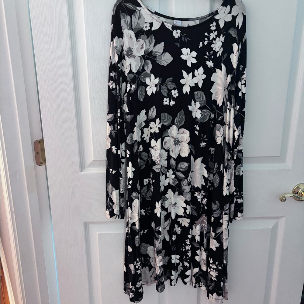 Floral Long Sleeve Knee length Dress! Sweet